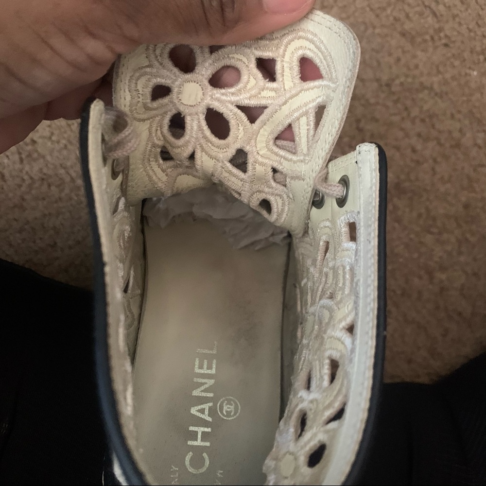 Chanel cut out Flower Sneakers - Picture 6 of 10